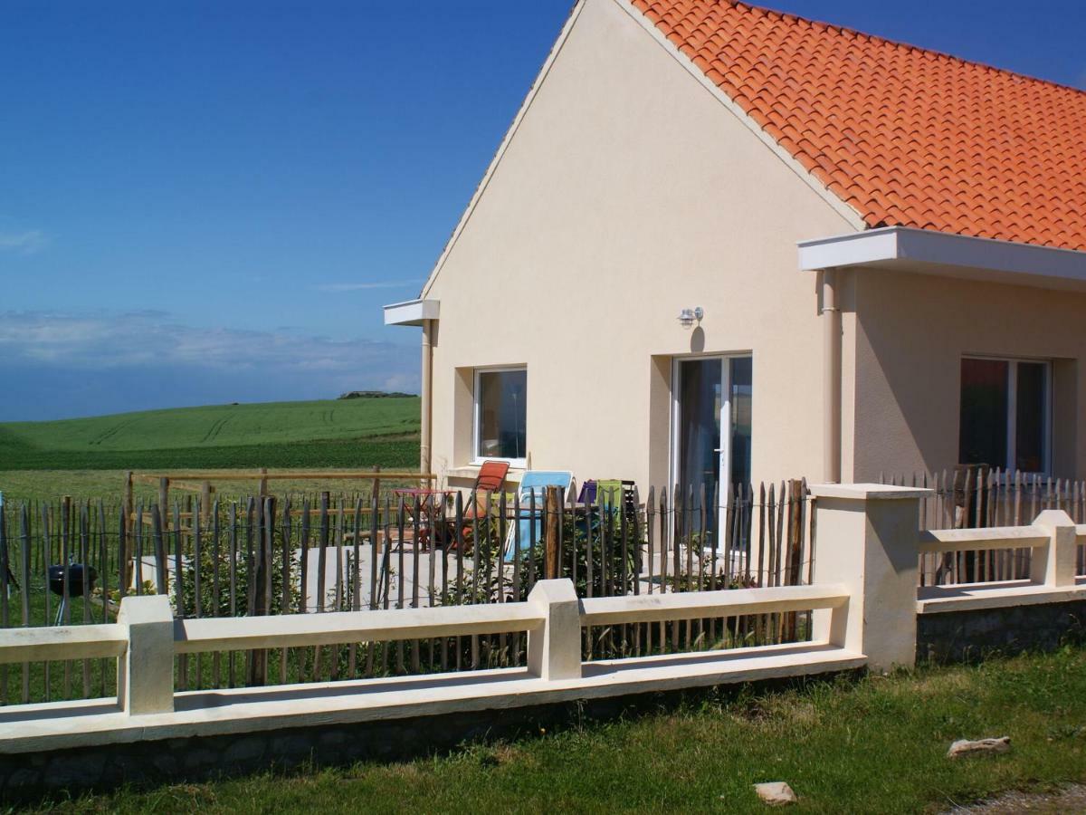 Wonderful Holiday Home In Audinghen With Garden Exterior photo